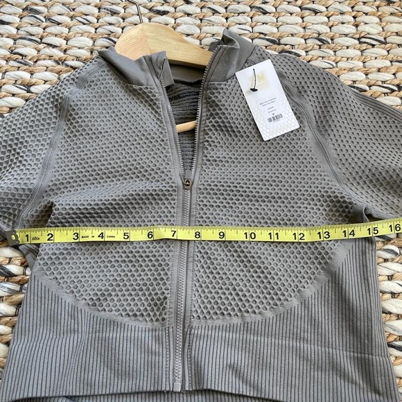 NOVA Sport Matrix Infinity Seamless 2 Pc grey waffle size medium - Picture 11 of 11